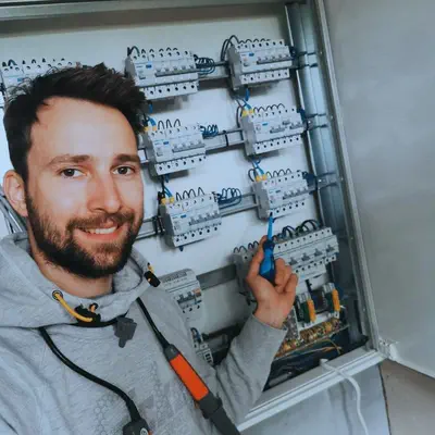 Montaż rozdzielnicy elektrycznej